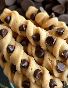 🍪 CHOCOLATE CHIP COOKIE DOUGH TWISTS