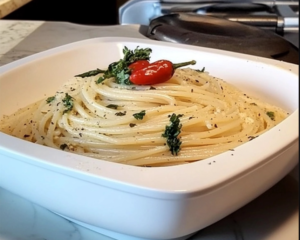 Spaghetti Aglio, Olio e Peperoncino recipe