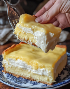 🍋🍰 4-Ingredient Lemon Cream Cheese Dump Cake 🍰🍋 A