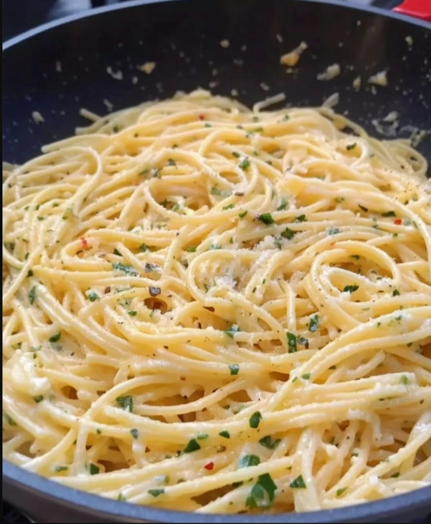 Easy Butter Garlic Spaghetti 🍝🧄