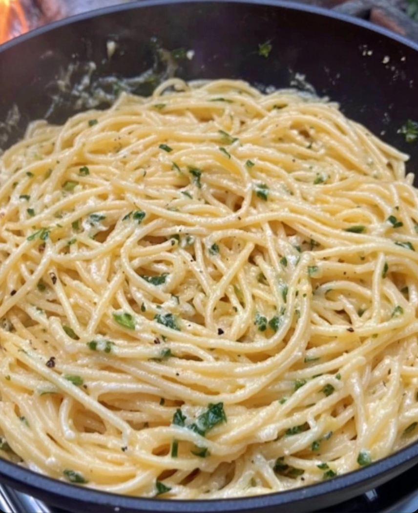 Easy Butter Garlic Spaghetti 🍝🧄