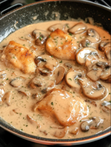 Chicken Thighs in a Creamy Mushroom Pan Sauce 🍗🍄✨