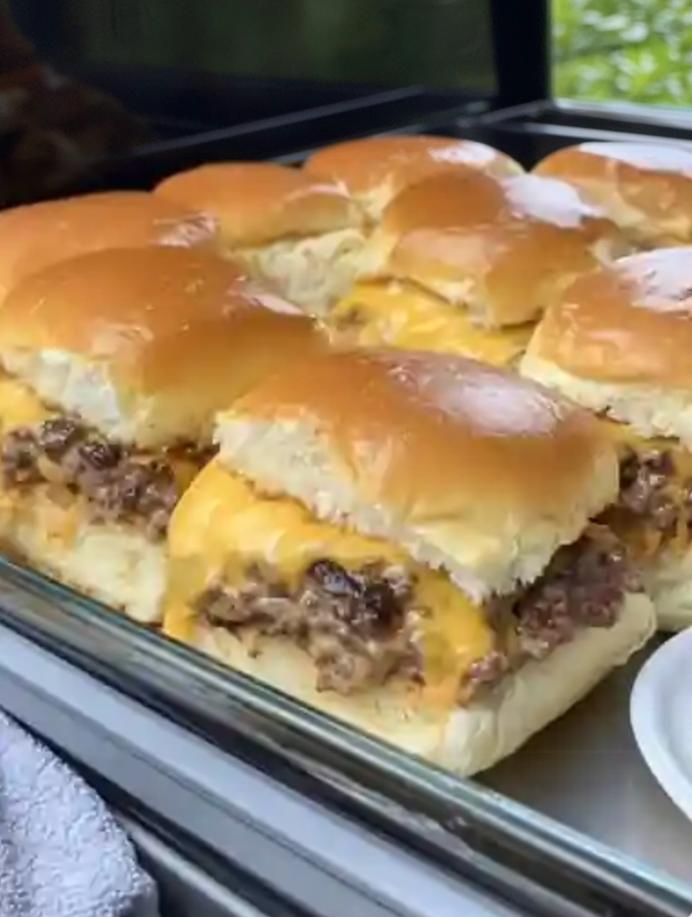 Super cheesy cheeseburger sliders with Hawaiian rolls!