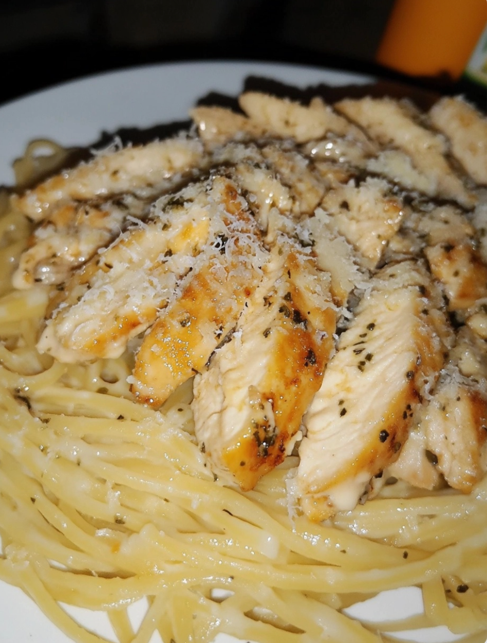 Homemade Chicken Alfredo Spaghetti