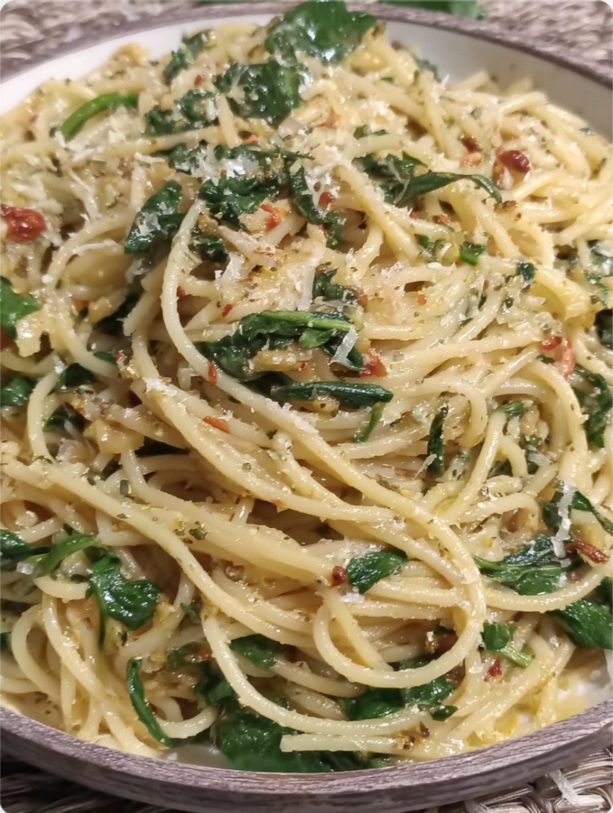Spaghetti with Garlic & Spinach