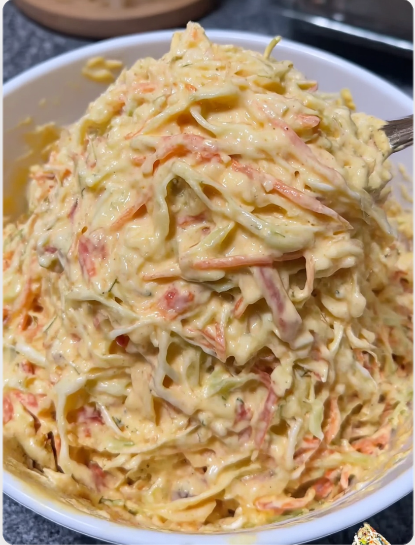 Classic Creamy Coleslaw