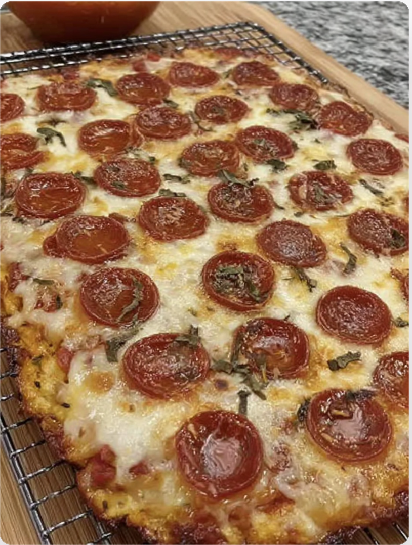 Low-Carb Cheese Crust Pizza