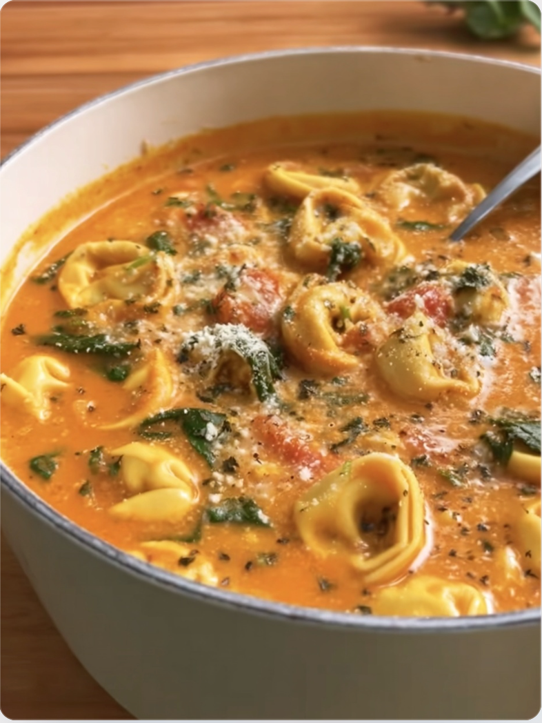 Creamy Tomato Tortellini Soup