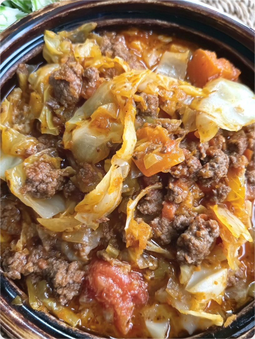 Slow Cooker Spicy Cabbage Beef Soup