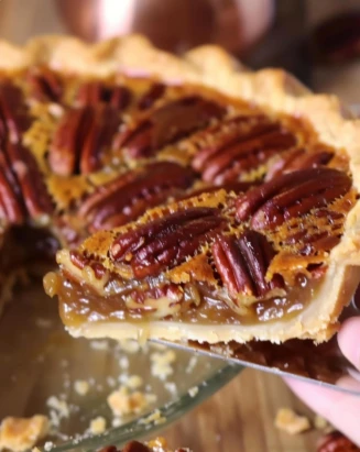 Classic Homemade Pecan Pie