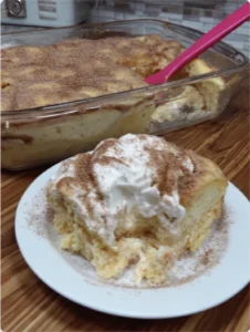 cinnamon roll poke cake