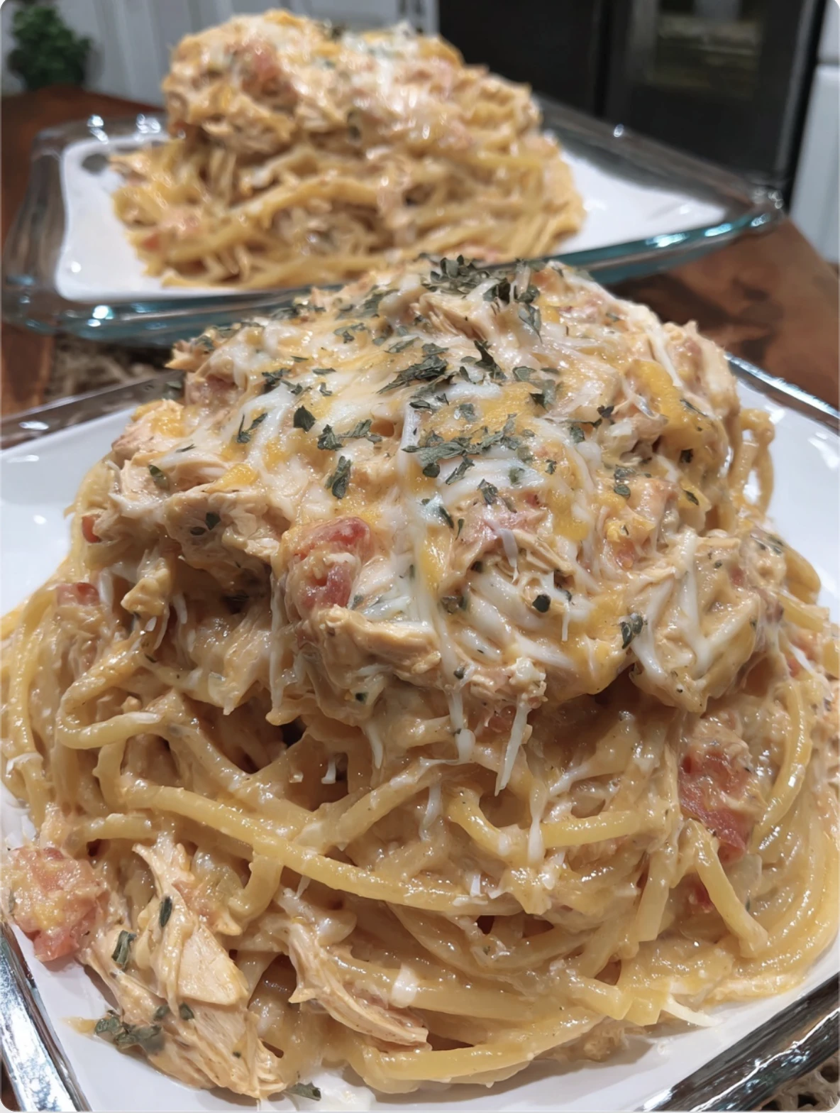 creamy crockpot chicken spaghetti