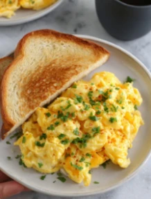 Fluffy Classic Scrambled Eggs