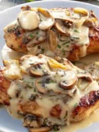 Juicy Savory Texas Roadhouse Smothered Chicken