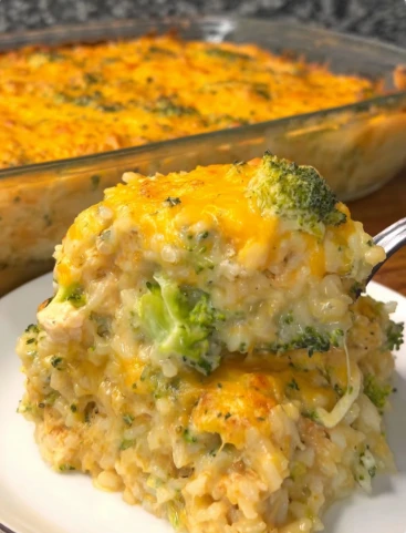 Yummy Broccoli Rice Chicken Cheese Casserole