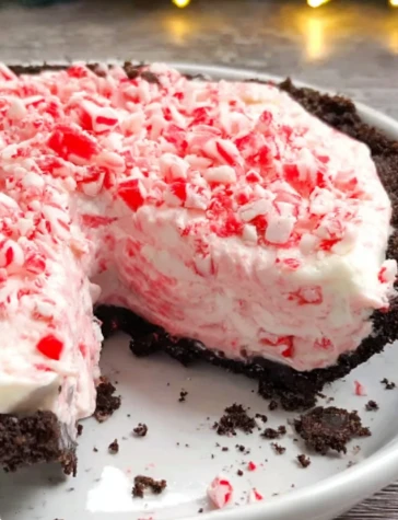 Yummy Candy Cane Peppermint Pie