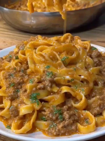 Yummy Creamy Cajun Beef Fettuccine Spicy Cheddar Garlic