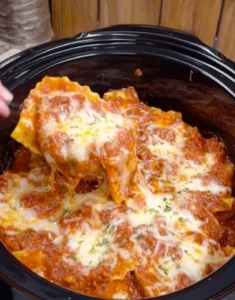 🍝🔥🧀🤎 Yummy & Easy Crockpot Ravioli Lasagna