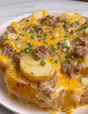 Yummy Crockpot Cheesesteak Potato Casserole
