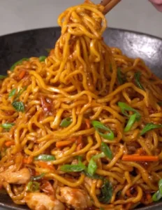 🍗🧄🍜 Yummy & Easy Garlic Chicken Lo Mein