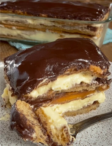 Yummy Nobake Chocolate Clair Cake