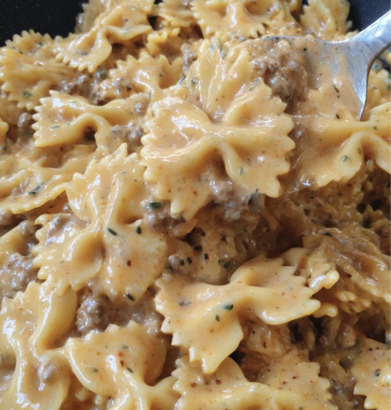 Easy Creamy Beef and Bowtie Pasta