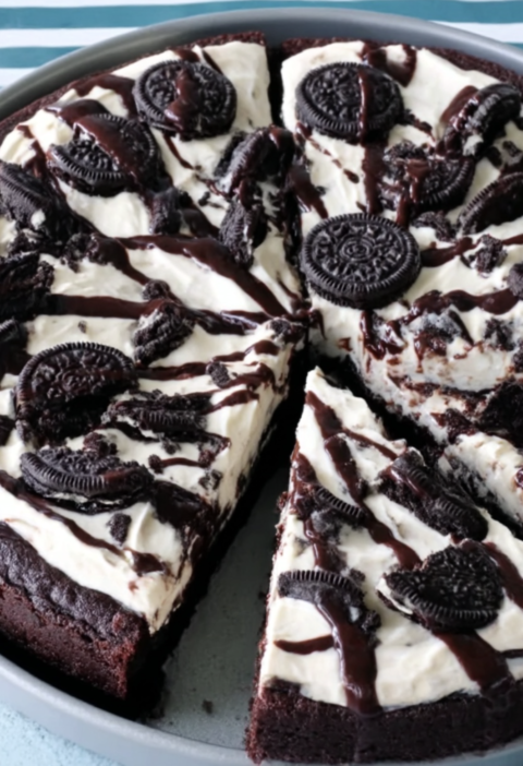 Oreo Fudge Brownie Pizza