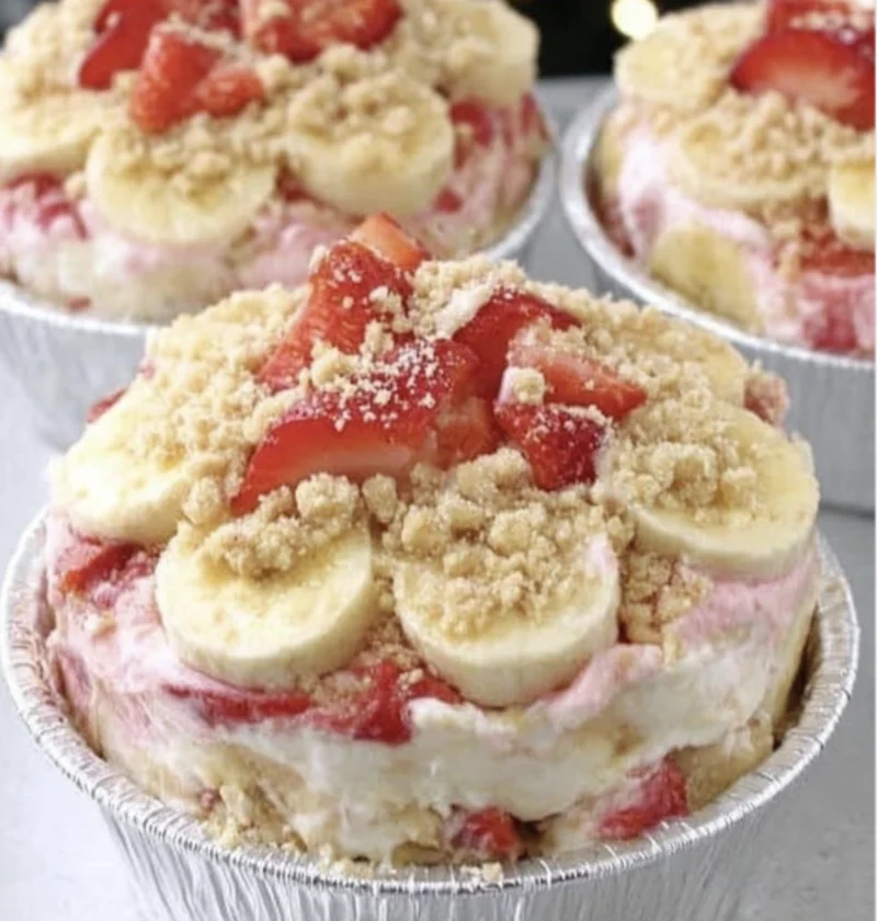 Christmas Strawberry Banana Pudding