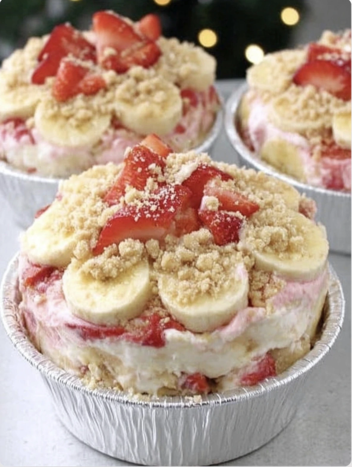 Christmas Strawberry Banana Pudding