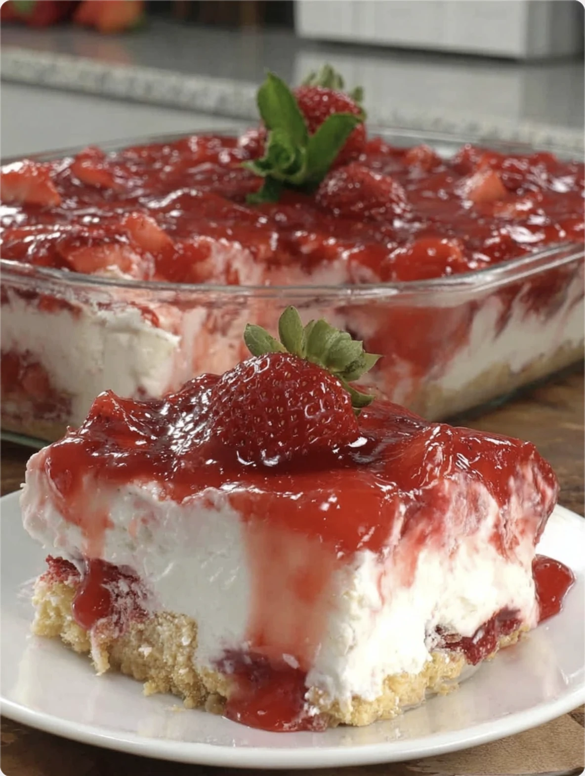 No-Bake Strawberry Cheesecake Lasagna
