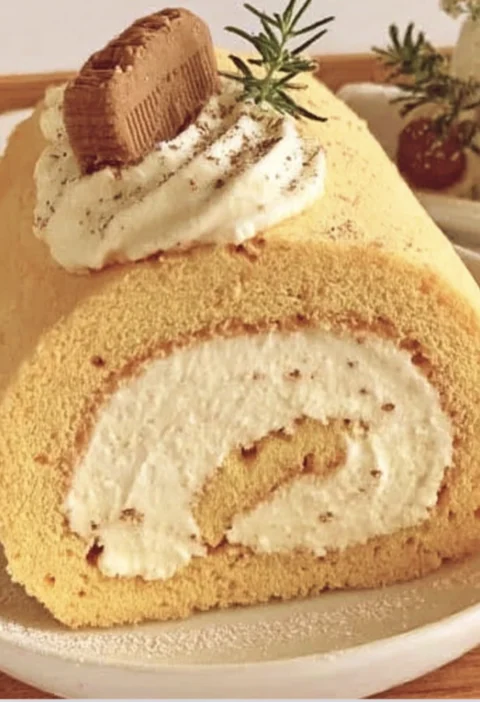 Golden Cream Roll Delight