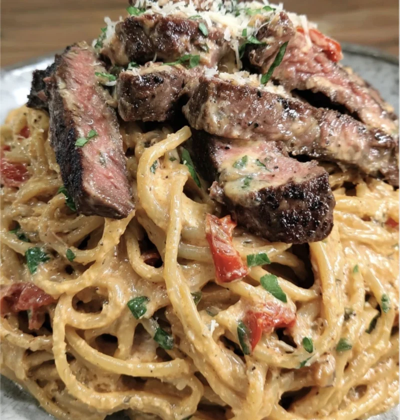 Steak Alfredo Spaghetti Creamy Parmesan Roasted Red Peppers