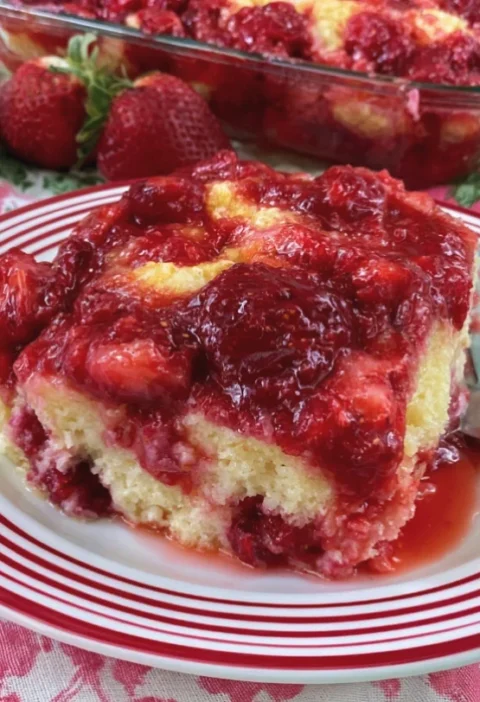 Easy Strawberry Cheesecake Dump Cake