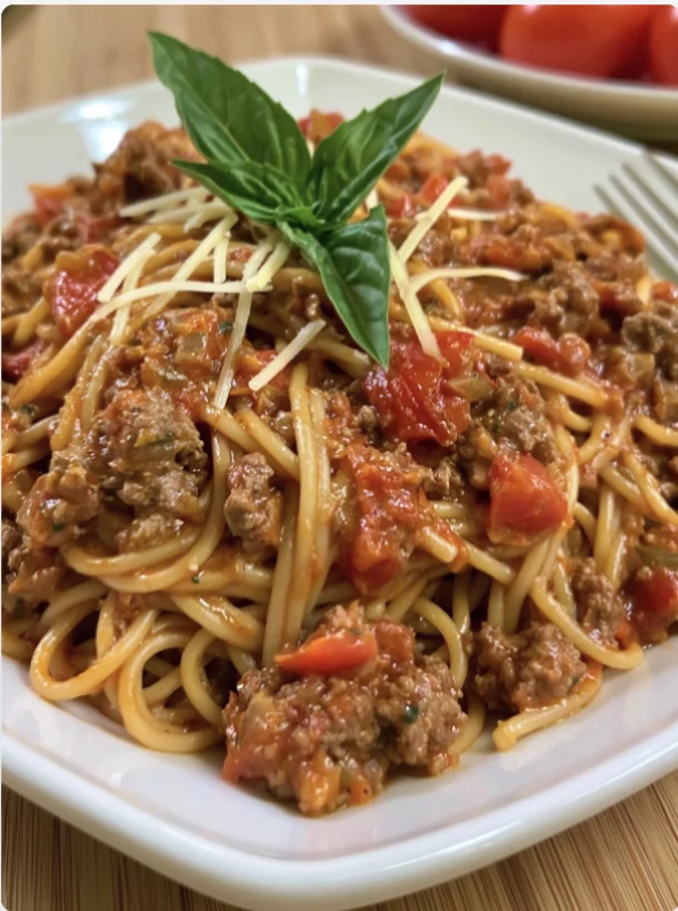 Easy Creamy Italian Spaghetti & Ground Beef One Pot Meal