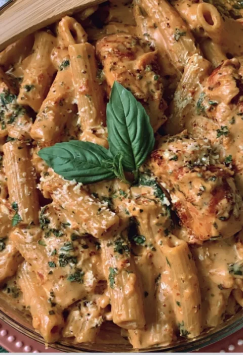 Creamy garlic parmesan chicken pasta