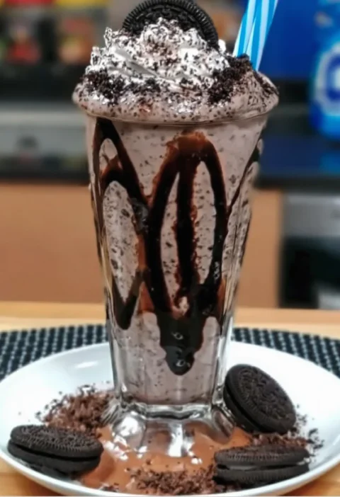 Homemade Oreo Milkshake