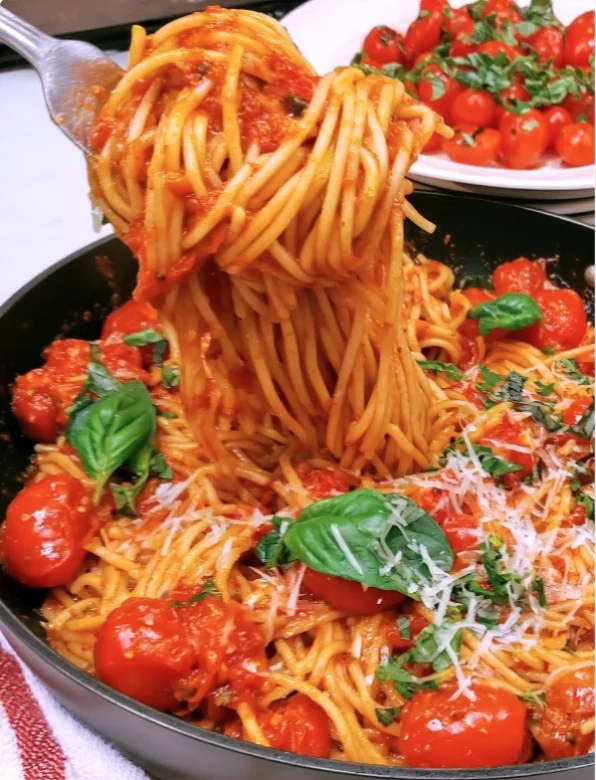 Fresh Cherry Tomato Pasta Pomodoro